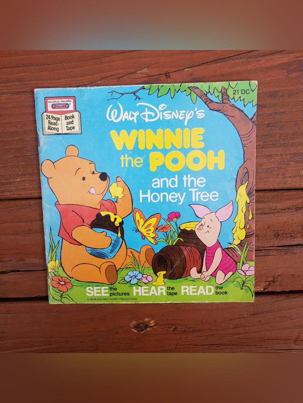 Walt Disney Winnie The Pooh And The Honey Tree - Paperback Book